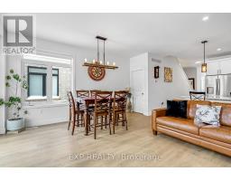 26 - 1870 ALDERSBROOK GATE - 14