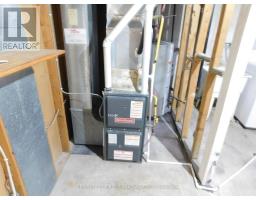 51 - 1095 JALNA BOULEVARD - 18