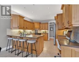 5 BARON CRESCENT - 16