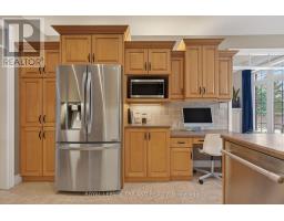 5 BARON CRESCENT - 19