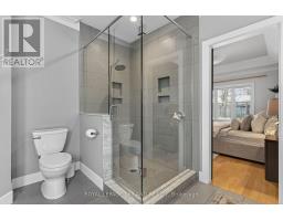 5 BARON CRESCENT - 28