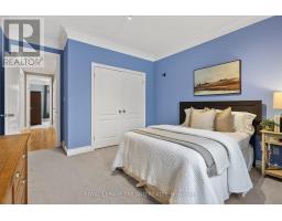 5 BARON CRESCENT - 32