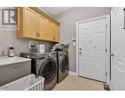 5 BARON CRESCENT - 34