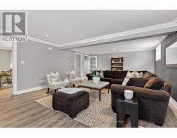 5 BARON CRESCENT - 38