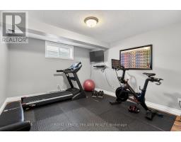 5 BARON CRESCENT - 40