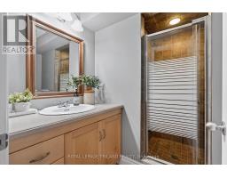 5 BARON CRESCENT - 44