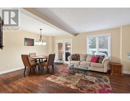 805 DEVERON CRESCENT - 10