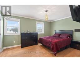 805 DEVERON CRESCENT - 17