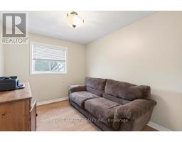 805 DEVERON CRESCENT - 22