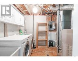 805 DEVERON CRESCENT - 27