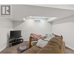 805 DEVERON CRESCENT - 32