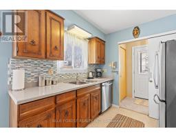 33 CORNELL CRESCENT - 10