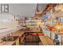 33 CORNELL CRESCENT - 29