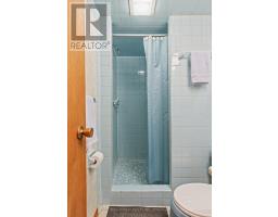 33 CORNELL CRESCENT - 34