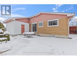 33 CORNELL CRESCENT - 39