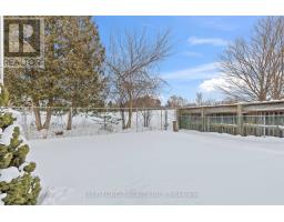 33 CORNELL CRESCENT - 40