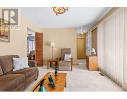 33 CORNELL CRESCENT - 8