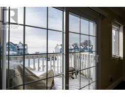 20 - 374 FRONT STREET - 19