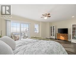 20 - 374 FRONT STREET - 21