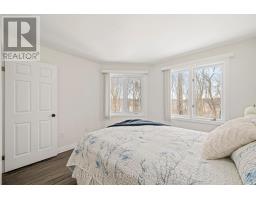 20 - 374 FRONT STREET - 27