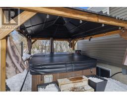 50 PATIENCE CRESCENT - 40