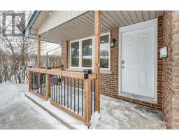 86 PATIENCE CRESCENT - 4