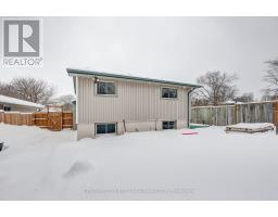 86 PATIENCE CRESCENT - 44