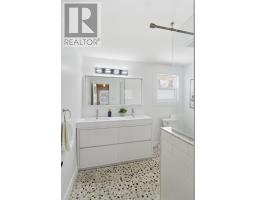 64 DOWNING CRESCENT - 25