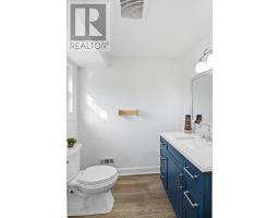 64 DOWNING CRESCENT - 38