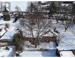 64 DOWNING CRESCENT - 40