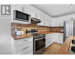 1063 THORNLEY STREET - 13