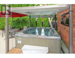 811 CLEARVIEW CRESCENT - 36