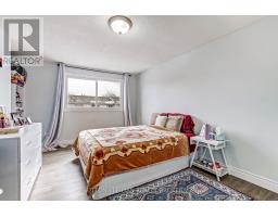 44 - 300 SANDRINGHAM CRESCENT - 12