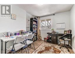 44 - 300 SANDRINGHAM CRESCENT - 13