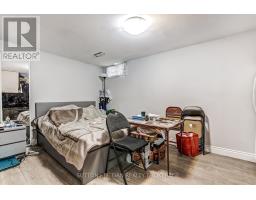 44 - 300 SANDRINGHAM CRESCENT - 14