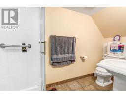 44 - 300 SANDRINGHAM CRESCENT - 8