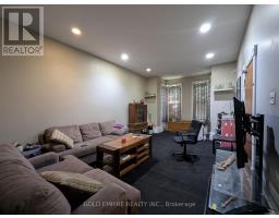 42 WELLINGTON STREET N - 13