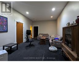 42 WELLINGTON STREET N - 14