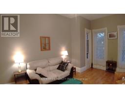 42 WELLINGTON STREET N - 24