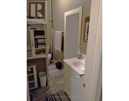 42 WELLINGTON STREET N - 27