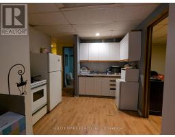 42 WELLINGTON STREET N - 4