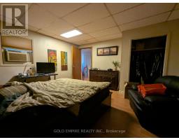 42 WELLINGTON STREET N - 8