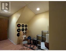 42 WELLINGTON STREET N - 9