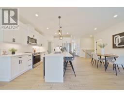 8 - 32 POSTMA CRESCENT - 10