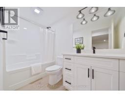 8 - 32 POSTMA CRESCENT - 29