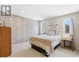 582 HARRIS CIRCLE - 23