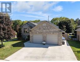 582 HARRIS CIRCLE - 3