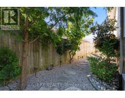 582 HARRIS CIRCLE - 36