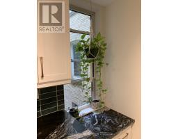 204 - 275 QUEENS AVENUE - 16