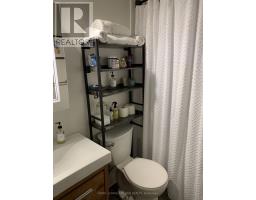 204 - 275 QUEENS AVENUE - 7